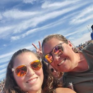 Meet your Posher, Carrie